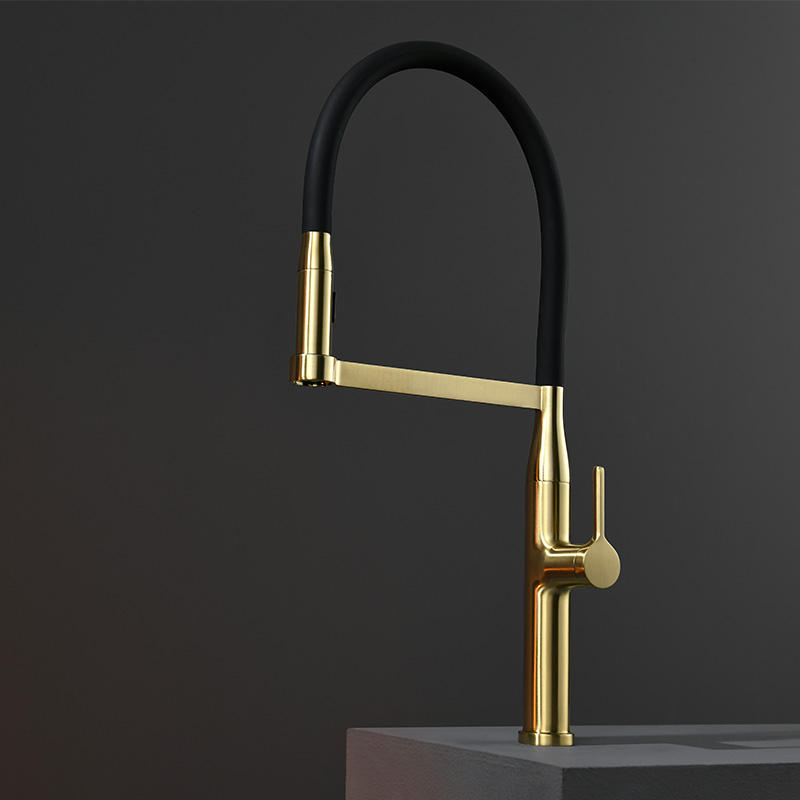 OUBAO Pull out Kitchen faucet with sprayer and silicone flexible hose, brushed gold and black