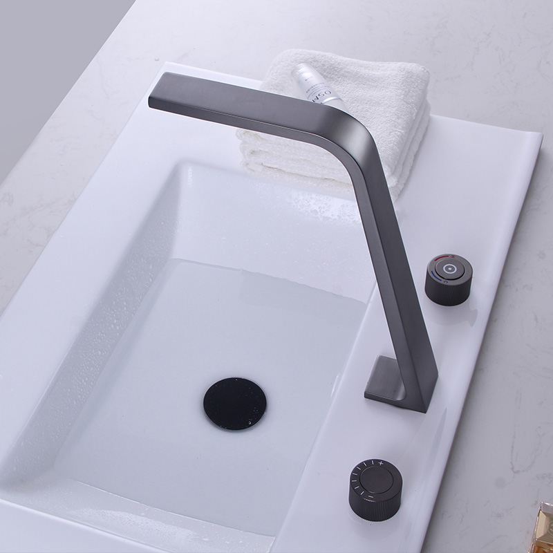 OUBAO oem/odm 3 holde bathroom faucet taps, black gold new design