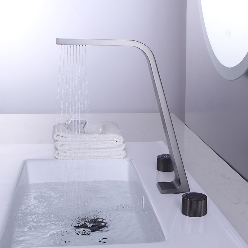 OUBAO oem/odm 3 holde bathroom faucet taps, black gold new design