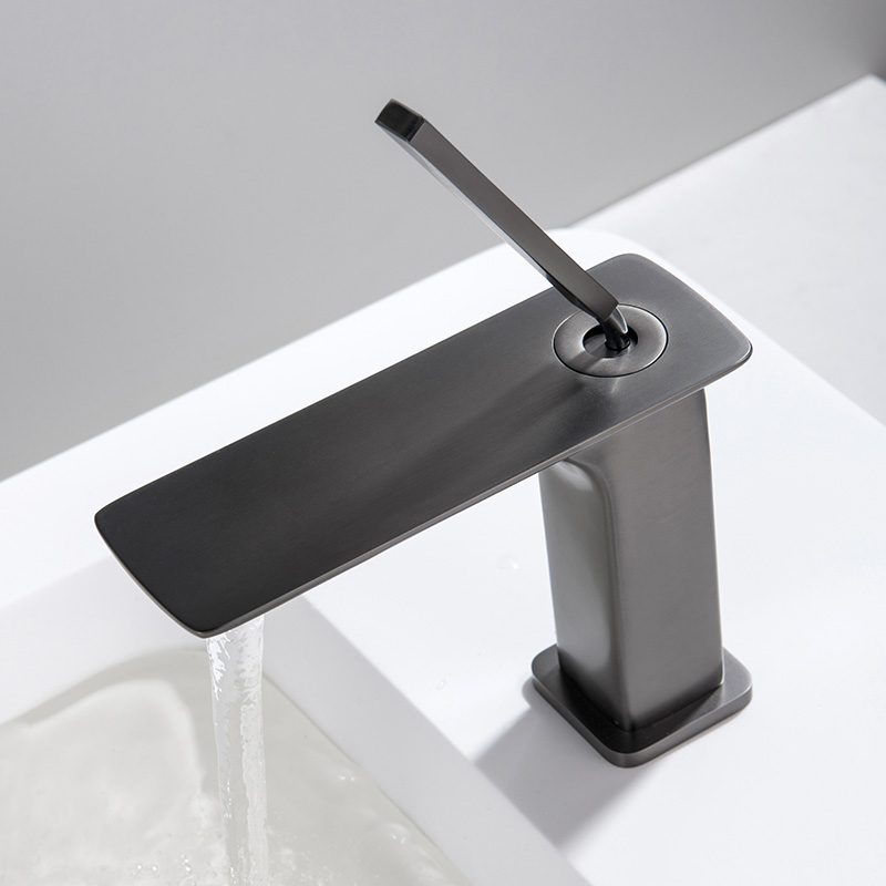 OUBAO Chrome Washroom basin tap ,modern bathroom sink faucet supplier